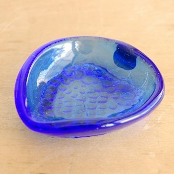 スウェーデン/REIJMYRE/ガラスのミニプレート（ブルー）の商品写真