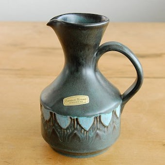 デンマークで見つけた陶器の花瓶（ピッチャー型）の商品写真