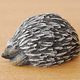 スウェーデンで見つけた陶器のハリネズミのオブジェの商品写真