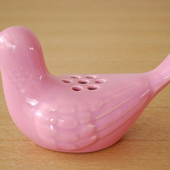 スウェーデンで見つけた陶器の小鳥のオブジェ（ピンク）の商品写真