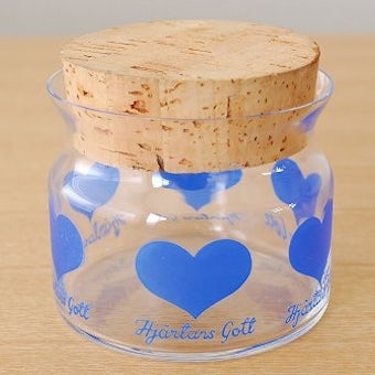 スウェーデンで見つけたガラスのキャニスター(ハート柄)の商品写真