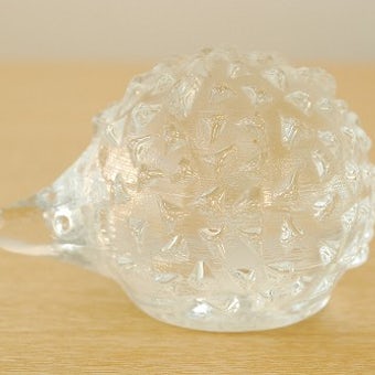 スウェーデンで見つけたガラス製ハリネズミのオブジェの商品写真