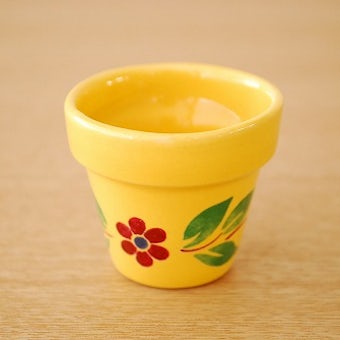 スウェーデンで見つけた小さな植木鉢（イエロー）の商品写真