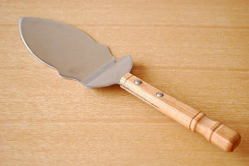 スウェーデンで見つけたステンレス製ケーキサーバー - 北欧