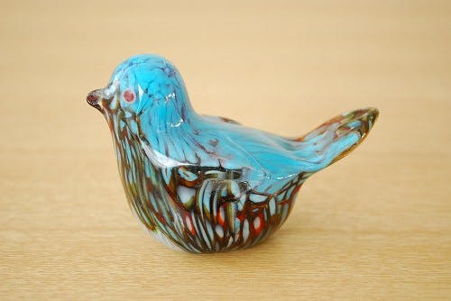 スウェーデンで見つけたガラスの小鳥オブジェ（マーブル模様 ...