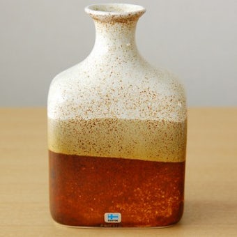デンマークで見つけた陶器の花瓶（ブラウン）の商品写真