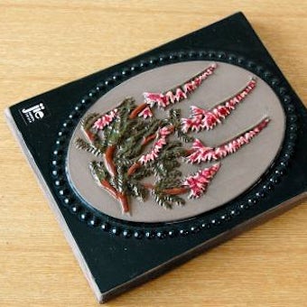 スウェーデン/JIE釜/陶板の壁掛け（ピンクの細長いお花）の商品写真