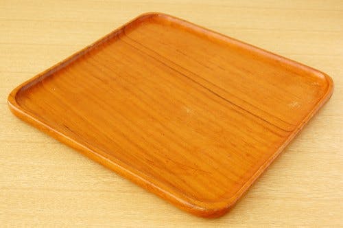 スェーデンで見つけたチークトレーの商品写真