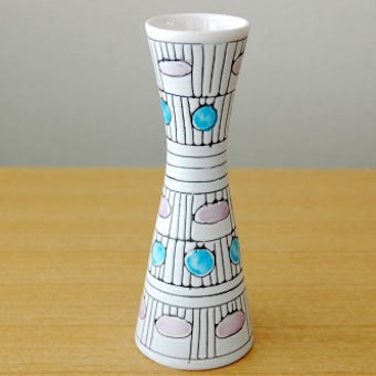 スウェーデンで見つけた陶器の花瓶（ホワイト）の商品写真