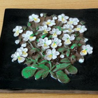 スウェーデン/JIE釜/陶板の壁掛け（大）（白いお花）の商品写真