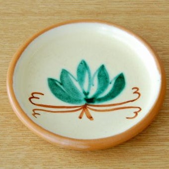 スウェーデン/Nittsjo釜/葉っぱ模様の陶器の小皿の商品写真