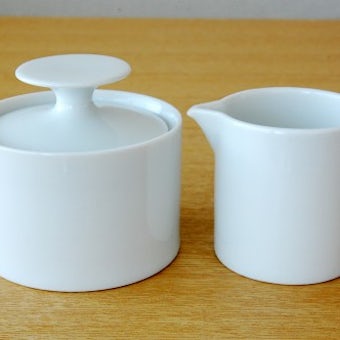 デンマークで見つけた陶器のシュガーポット＆クリーマーセット（ホワイト）の商品写真