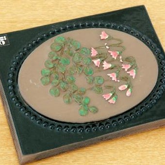 スウェーデン/JIE釜/陶板の壁掛け（小）（ピンクの小花）の商品写真