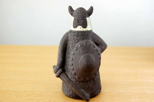スウェーデンで見つけた陶器のバイキングのオブジェ - 北欧、暮らしの