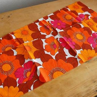 スウェーデンで見つけたカフェカーテン2枚セット（オレンジ・花模様）の商品写真