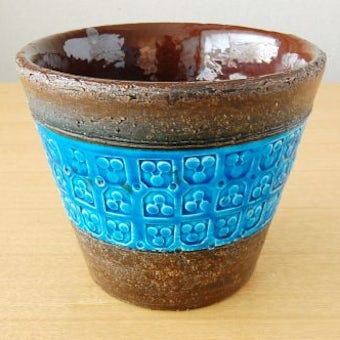 デンマークで見つけたブルーの釉薬が美しい陶器の植木鉢カバー（M）の商品写真