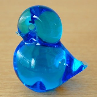 スウェーデンで見つけたガラスの小鳥オブジェ（ブルー）の商品写真