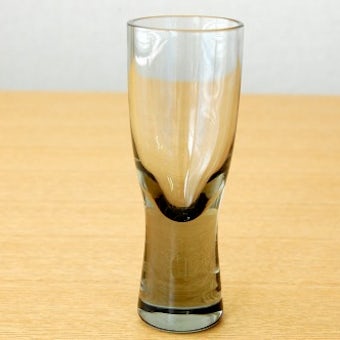 スウェーデンで見つけたショットグラス（薄いグレー）の商品写真