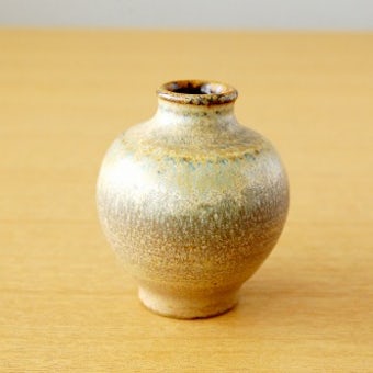 スウェーデンで見つけた小さな陶器の一輪挿し（丸型）の商品写真
