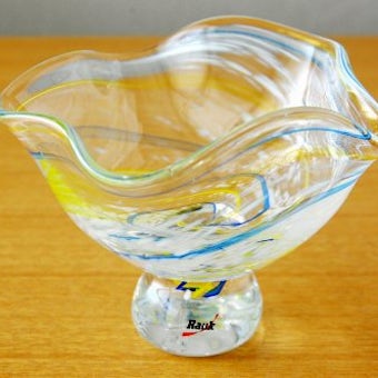 スウェーデンで見つけたらせん模様が美しいガラスの器の商品写真