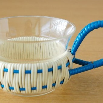 スウェーデンで見つけたストローカバー付きガラスのカップの商品写真