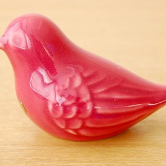 スウェーデンで見つけた陶器の小鳥オブジェ（ピンク）の商品写真