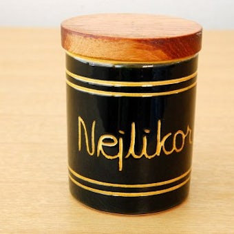 スウェーデンで見つけた木蓋付きスパイスポット/Nejlikor/クローブの商品写真