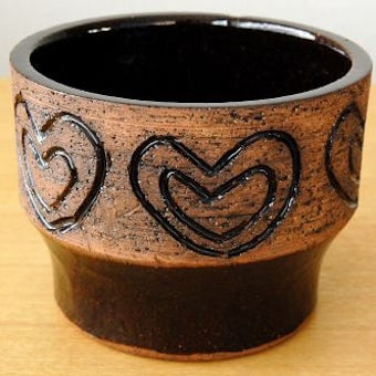 スウェーデン製/LAHOLM/ハート模様の陶器の植木鉢カバーの商品写真