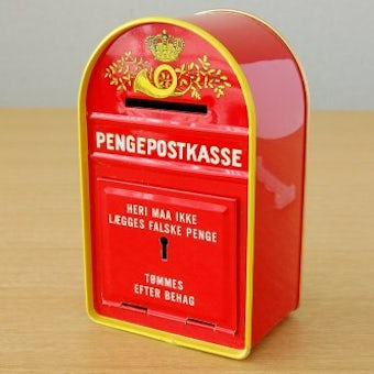 スウェーデンで見つけたブリキの貯金箱（ポストの形）の商品写真