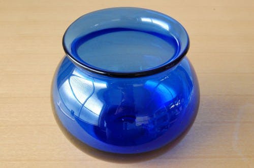 スウェーデンで見つけたガラスの花瓶（ブルー） - 北欧、暮らしの道具店
