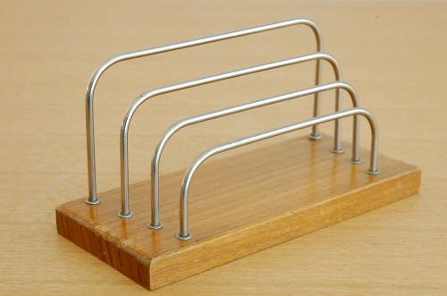 スウェーデンで見つけたトーストスタンド - 北欧、暮らしの道具店