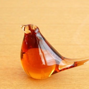 スウェーデンで見つけたガラスの小鳥オブジェ（ブラウン）の商品写真