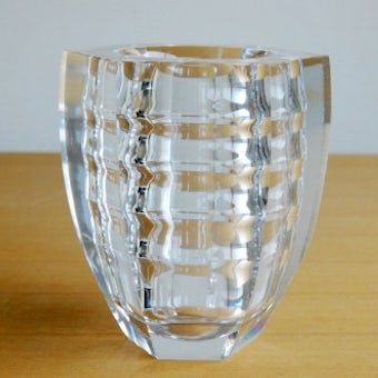 スウェーデンで見つけたガラス製の花瓶の商品写真