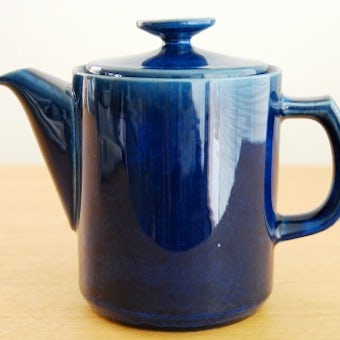 デンマークで見つけた陶器のコーヒーポット（ブルー）の商品写真