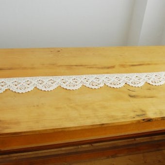 スウェーデンで見つけたかぎ針編みの長いレース（ホワイト）の商品写真