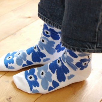 【取扱い終了】marimekko/UNIKKO/靴下/NEW/ウニッコ柄（ホワイト×ブルー）/サイズ37-39（23.5～24cm）の商品写真