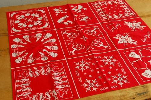 スウェーデンで見つけたクリスマスモチーフのセンタークロス（GOD JUL・レッド）の商品写真