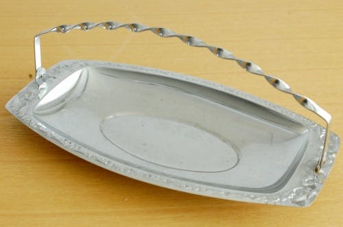 スウェーデンで見つけた美しいステンレストレー（持ち手付き）の商品写真