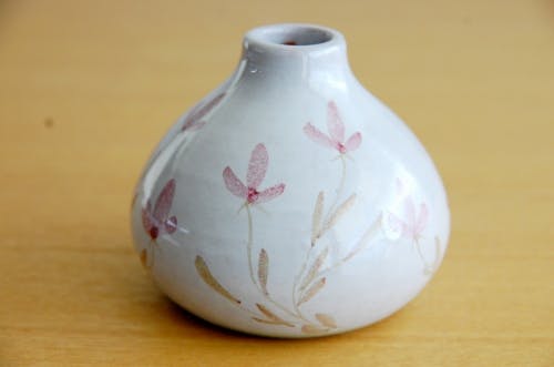 LAHOLM/陶器の花瓶（ピンクのお花）の商品写真