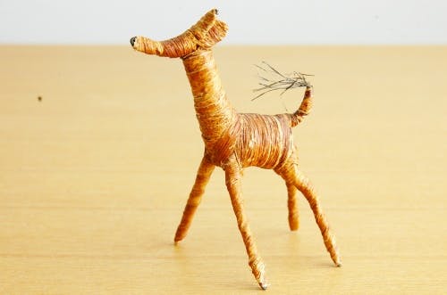 スウェーデンで見つけたハンドクラフトのキリンのオブジェの商品写真