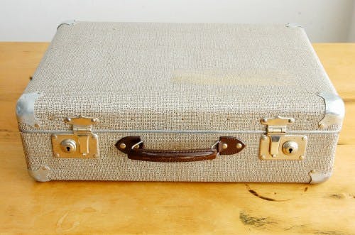 スウェーデンで見つけた古いトランクの商品写真