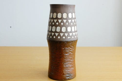 Upsala Ekeby/ウプサラエクビィ/Mari Simmulson/陶器の花瓶（ブラウン）の商品写真