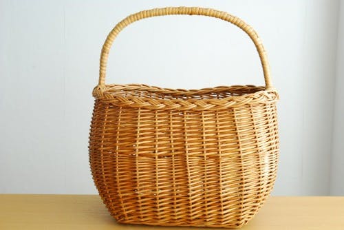スウェーデンで見つけた柳のバスケットの商品写真