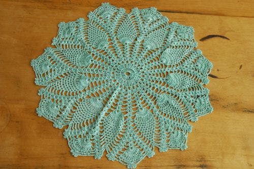 スウェーデンで見つけた手編みドイリー/サークル（若草色）の商品写真