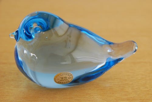 スウェーデンで見つけたガラスの小鳥のオブジェ（水色）1の商品写真