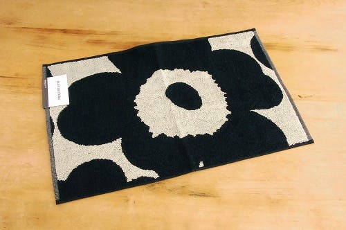 取扱い終了】marimekko/マリメッコ/UNIKKO/ゲストタオル（ブラック×サンド） - 北欧、暮らしの道具店