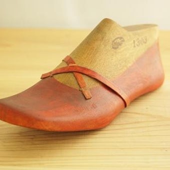 アンティーク　木の靴型　シューズオブジェの商品写真