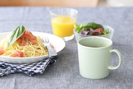 取り扱い終了】iittala/イッタラ/Teema/ティーマ/マグ 300ml/セラドングリーン - 北欧、暮らしの道具店