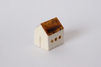 よしおかれい/家のオブジェ/ブラウンの屋根・民家(S)の商品写真