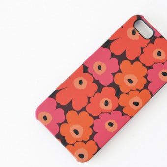 取扱い終了 マリメッコ Unikko Iphone5 S 用ケース レッド ブラック 北欧 暮らしの道具店